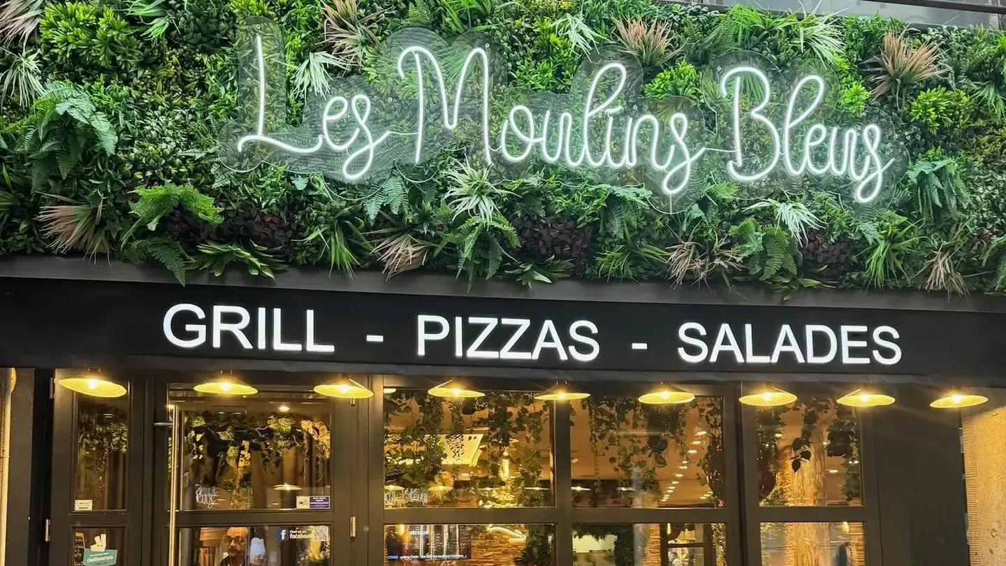 Devanture du restaurant les moulins bleus à metz