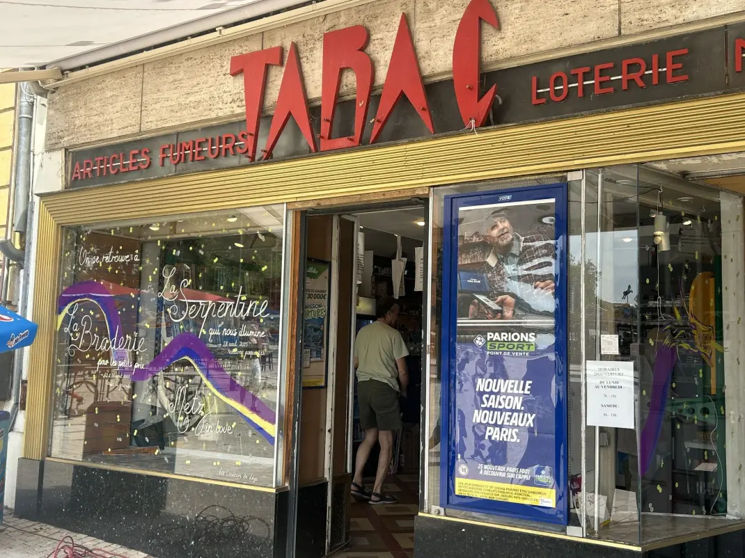 Devanture tabac le smiley à metz