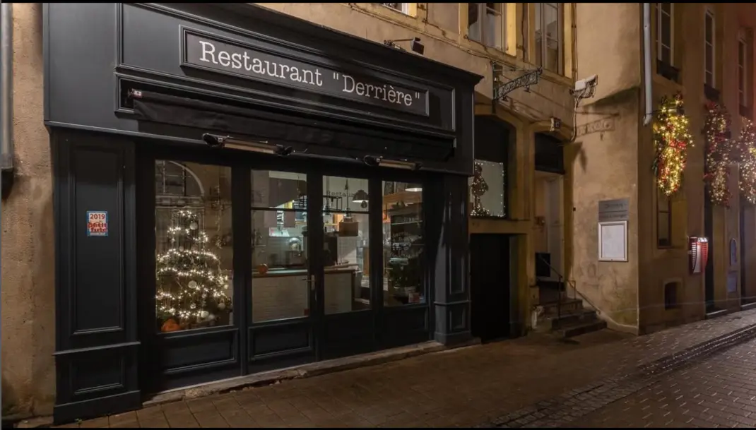 Devanture restaurant derrière à Metz