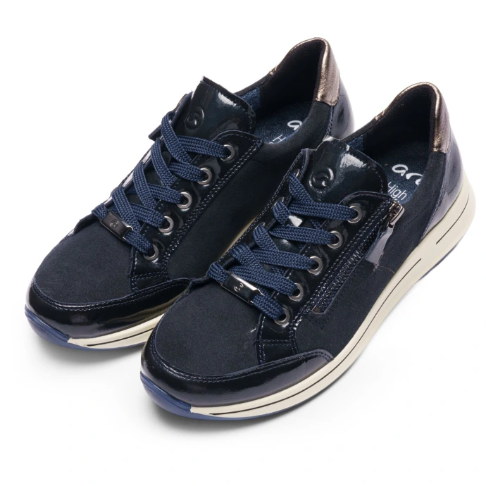 Paires de baskets de la marque Ara shoes