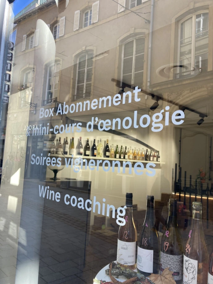 Vitrine de la boutique le sideral à Metz