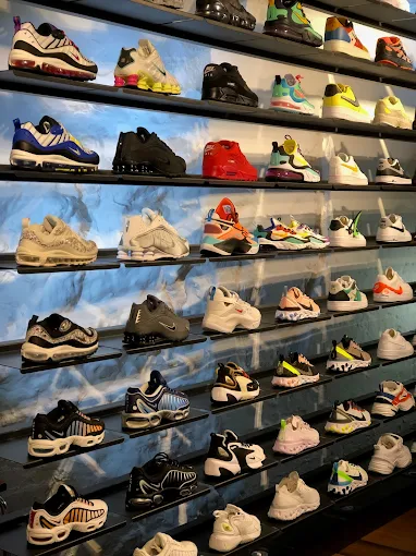 Intérieur de la boutique Le Vestiaire à Metz