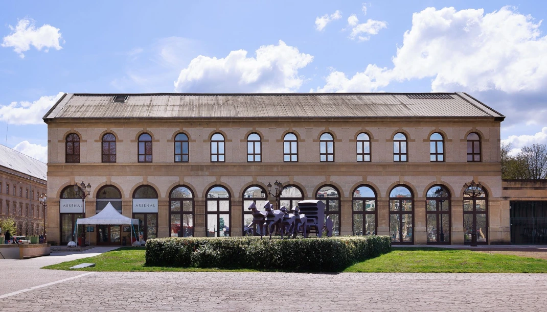 Vue extérieure de l'Arsenal à Metz
