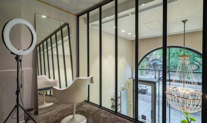 Intérieur du salon de coiffure Citronelle