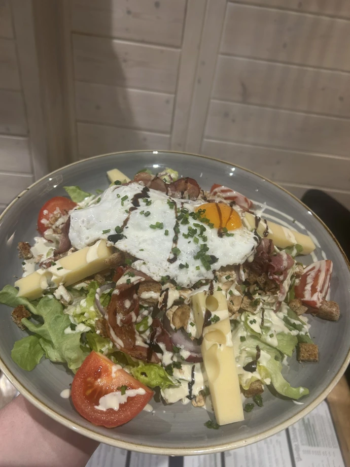 Salade composée, proposée à la crêperie Saint Malo à Metz