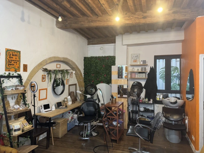 Intérieur du salon de coiffure My Beauty Atelier