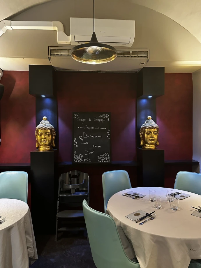 Intérieur du restaurant la Jonque d'Or à Metz