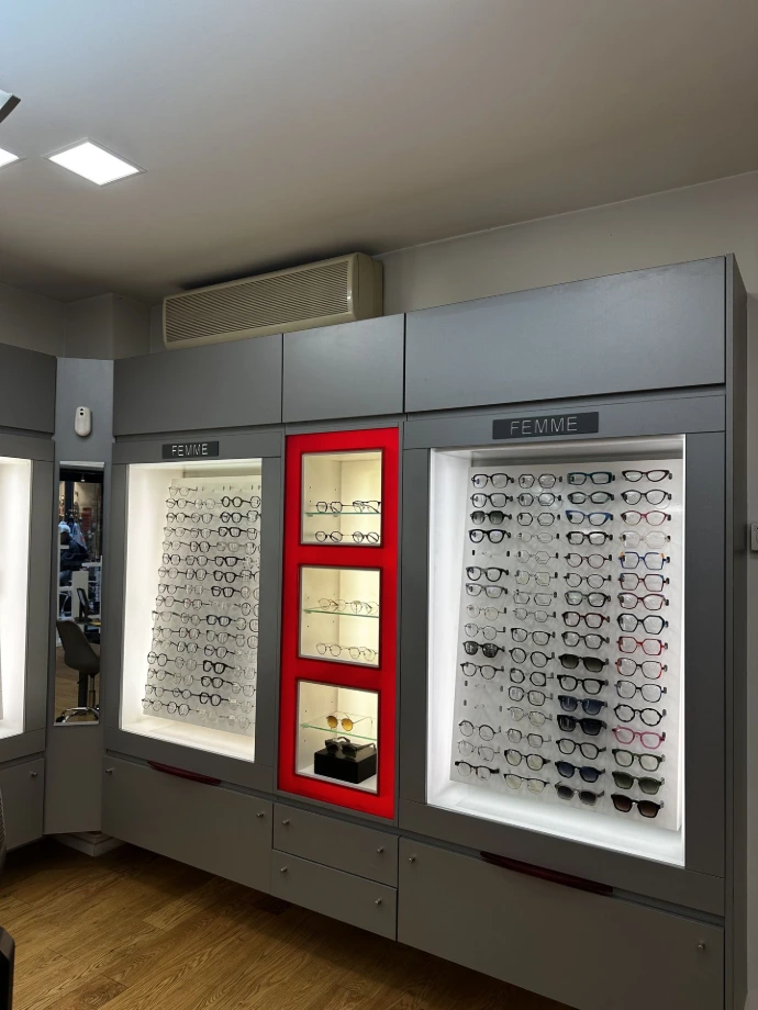 Intérieur de la boutique MV optique rue de la tête d'or à Metz